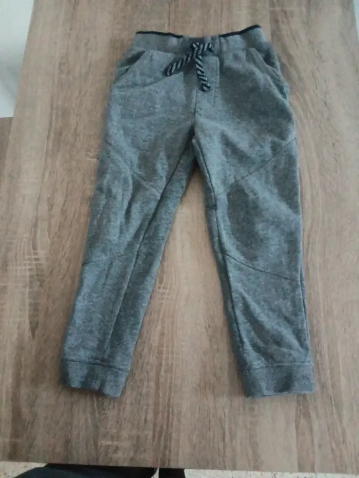 🌹bas de jogging 5ans kiabi 🌹