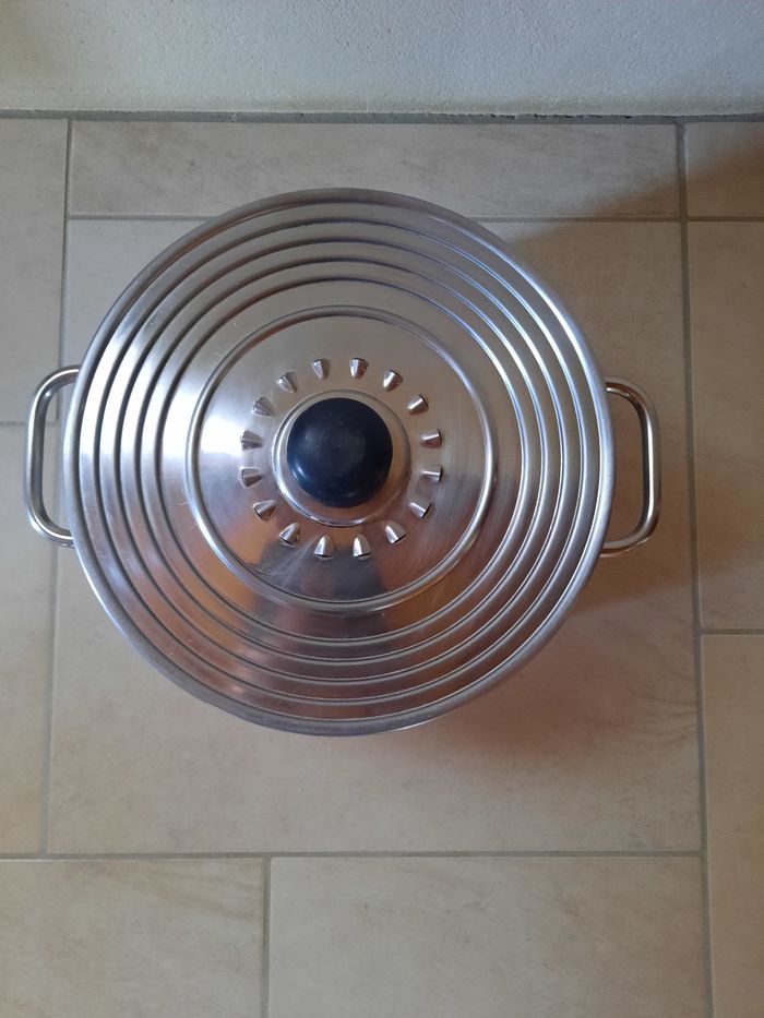 Cocotte / faitout/ marmite - photo numéro 2