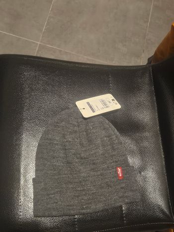Bonnet Levi's neuf
