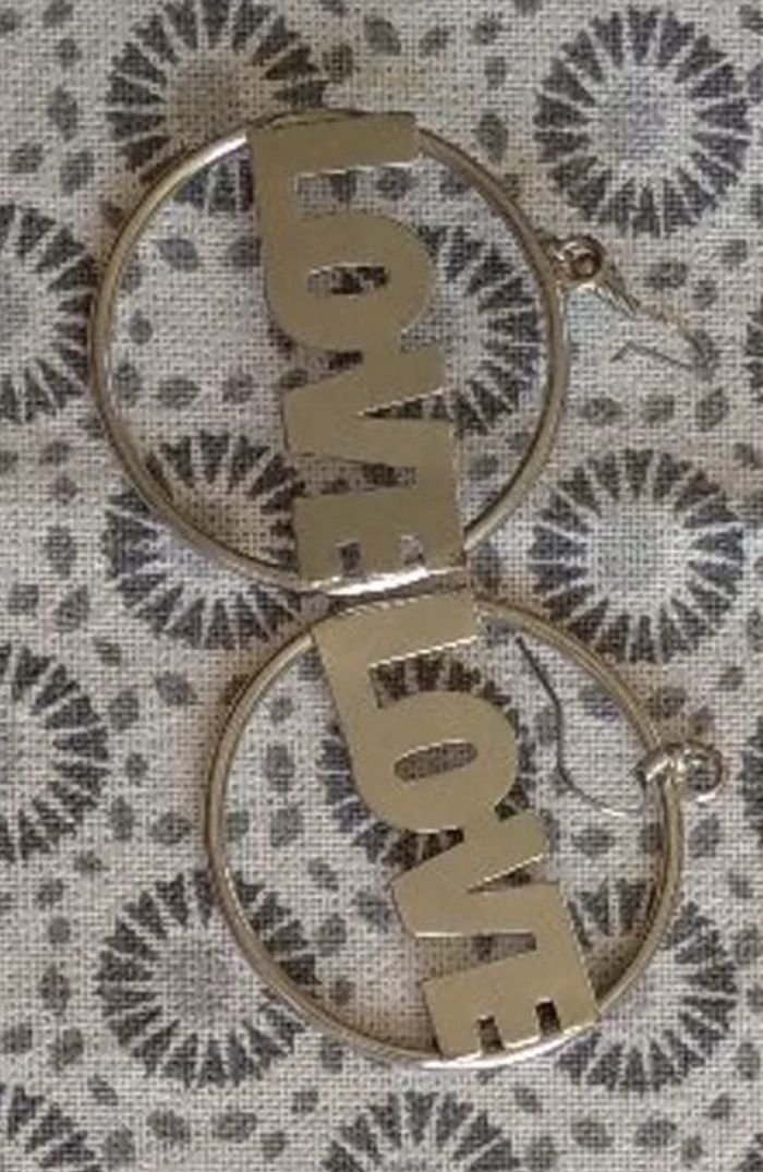 Boucles d’oreilles love