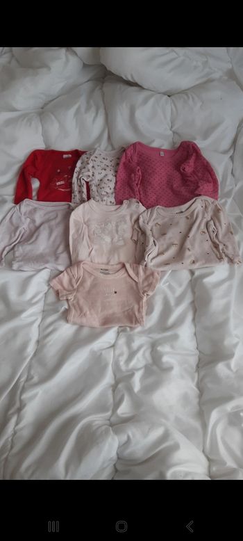 Lot 7 bodies bébé fille 3 mois