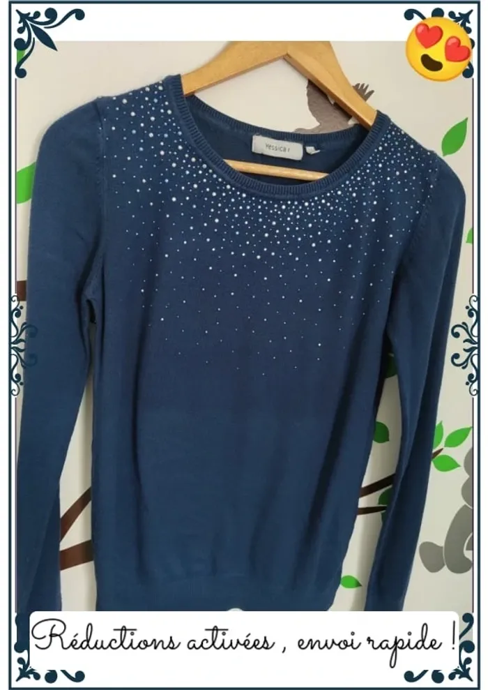 Pull bleu à strass - photo numéro 2