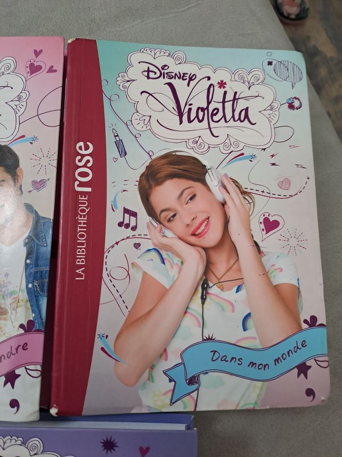 3 livres Violetta Disney - photo numéro 3