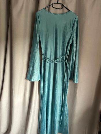 Robe bleu longue en satin 