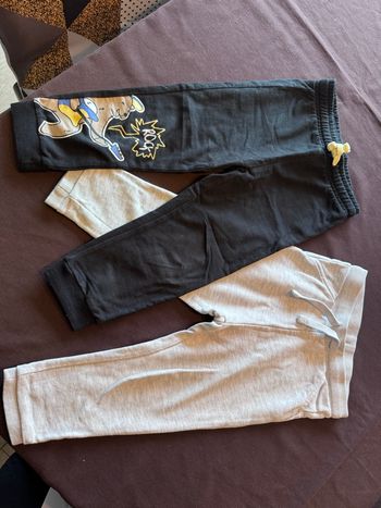 Lot 2 pantalons 3 ans noir et gris