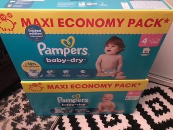 Lot 2 paquets couches taille 4 pampers baby dry