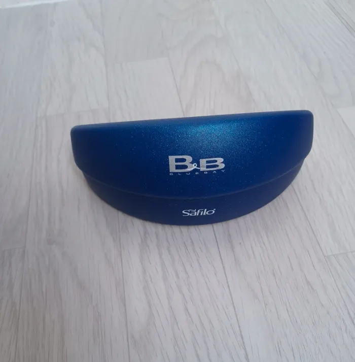 Étui à lunettes bleu en plastique rigide marque blue bay by safilo
