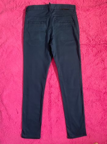 Pantalon Zara chino bleu marine.