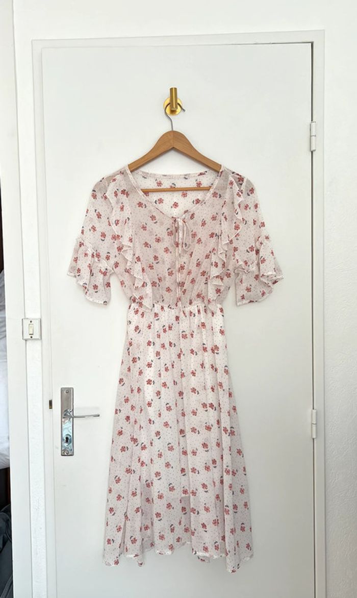Robe volantée blanche à motifs cerisiers Corée du Sud neuve