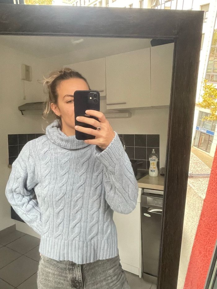 Pull tressé bleu clair Stradivarius - photo numéro 2