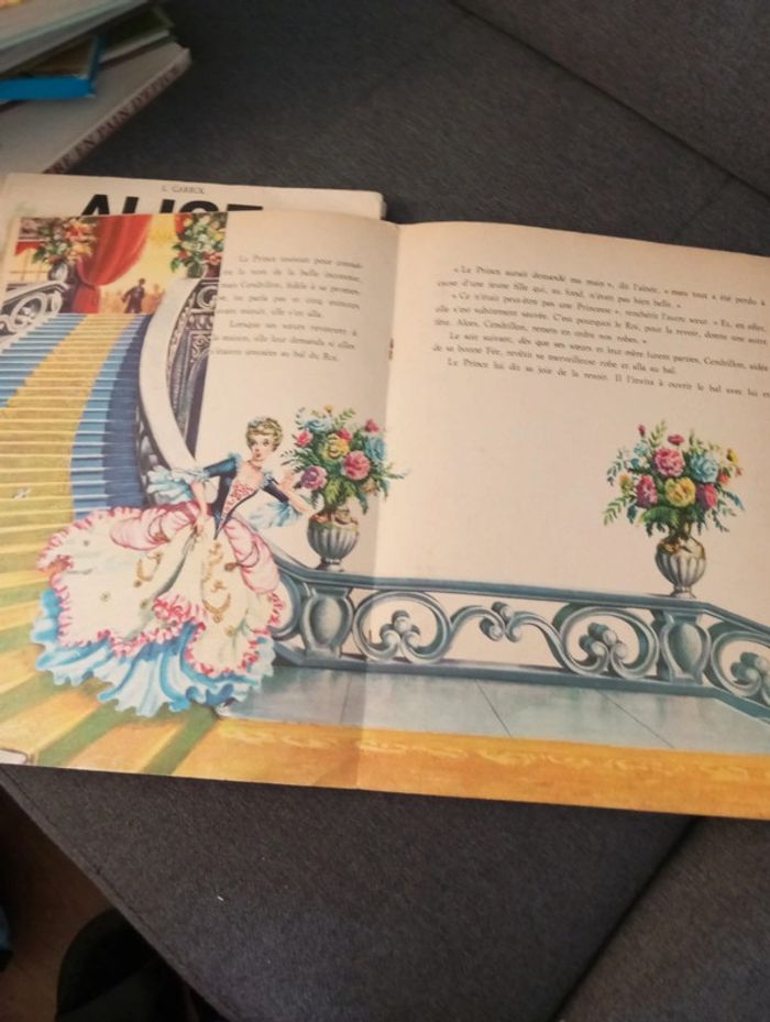 Deux livres anciens de Charles Perrault.1964 - photo numéro 4