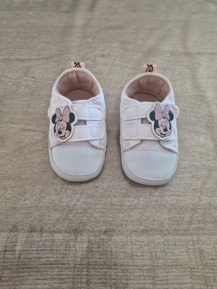 Magnifique chaussons bébé fille Minnie