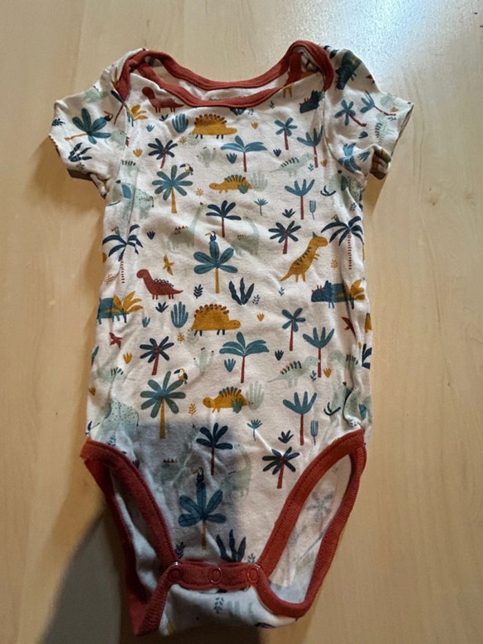 Lot 9 bodies 18mois - photo numéro 7