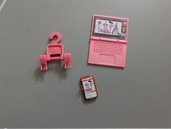 Rainbow high support et accessoires Priscilla Perez