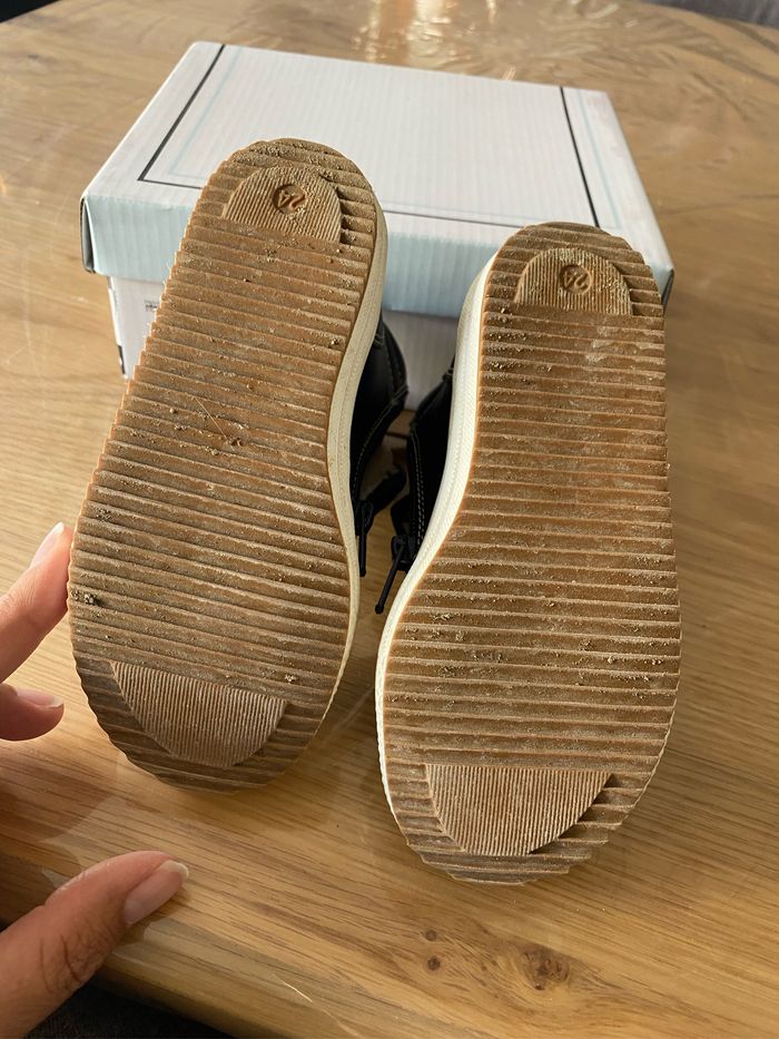 Chaussures taille 24 - photo numéro 3