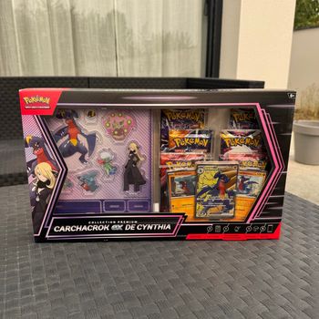 Pokémon Coffret carchacrok ex de Cynthia