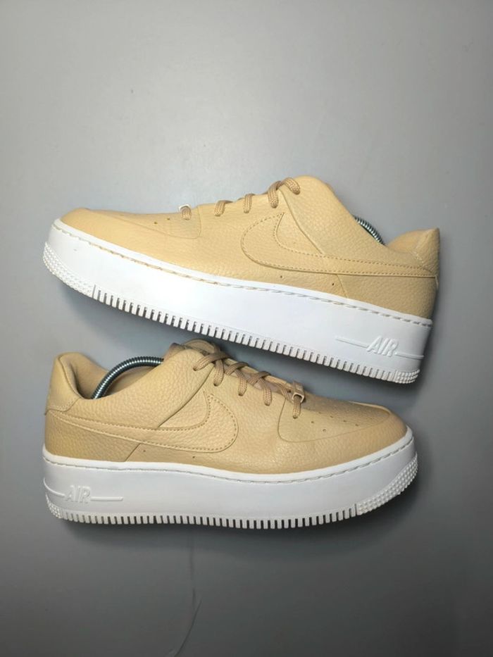 Baskets Nike air force one sage low pointure 41 neuves sans boîte - photo numéro 2