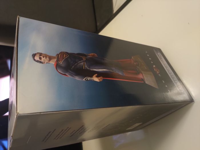 Collector blu-ray man of steel complet avec figurine - photo numéro 3