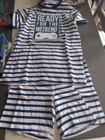 T-shirt manches courtes et short 11 12 ans