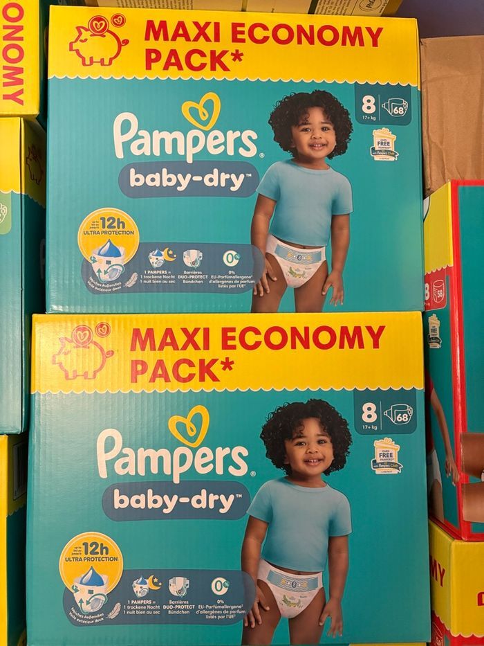 2 cartons de 68 couches t8 pampers