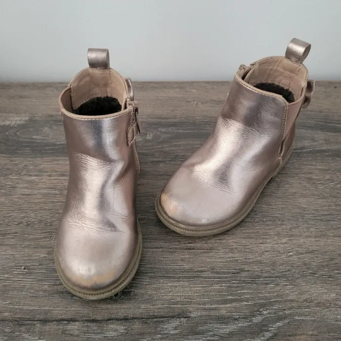 Lot de 2 paires de bottines T23 - photo numéro 7