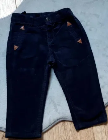 pantalon en velours 9 mois tape à l'oeil en parfait état