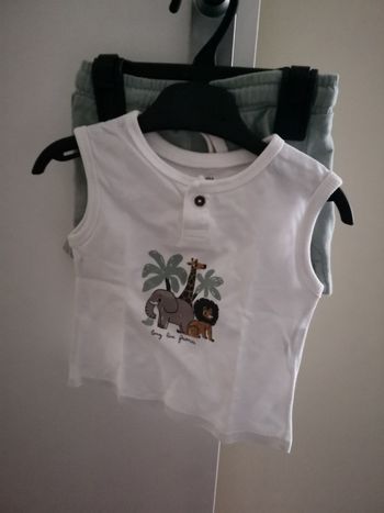 Ensemble 2 pièces t-shirt sans manches + short (Blanc/Vert) 9 mois (74 cm) Kiabi