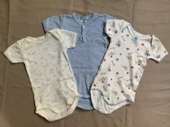 Lot 3 bodys Petit Bateau 3 mois