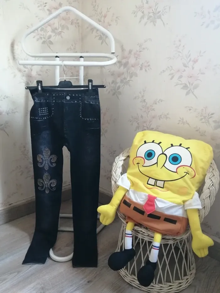 Legging bleu foncé effet jeans avec strass couronne royale / sans marque / (12ans)