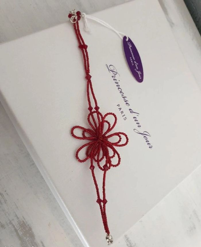 Bracelet perles Swarovski bordeaux pour mariage ou soirée (modèle camélia) neuf sans étiquette - photo numéro 5