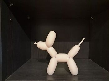 C'est un ballon plastique blanc