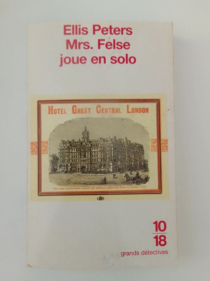 Ellis Peters - Mrs. Felse joue en solo