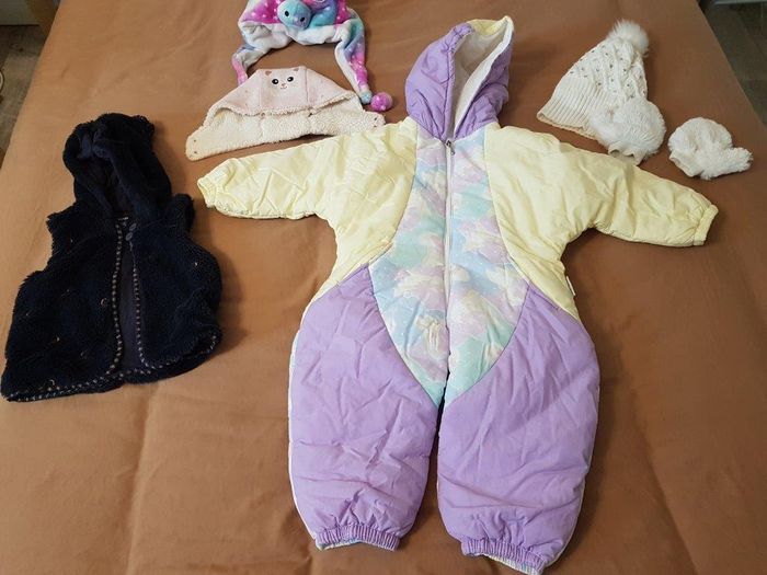 Lot vêtements fille 24 mois hiver/été (96 pièces) - photo numéro 6