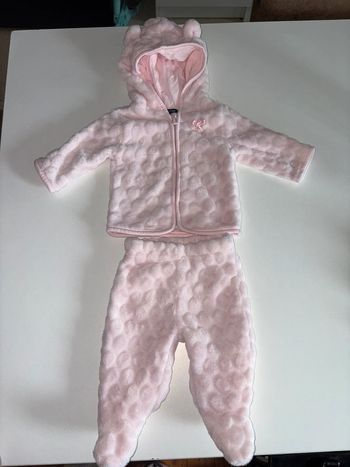 Ensemble rose kiabi 1 mois