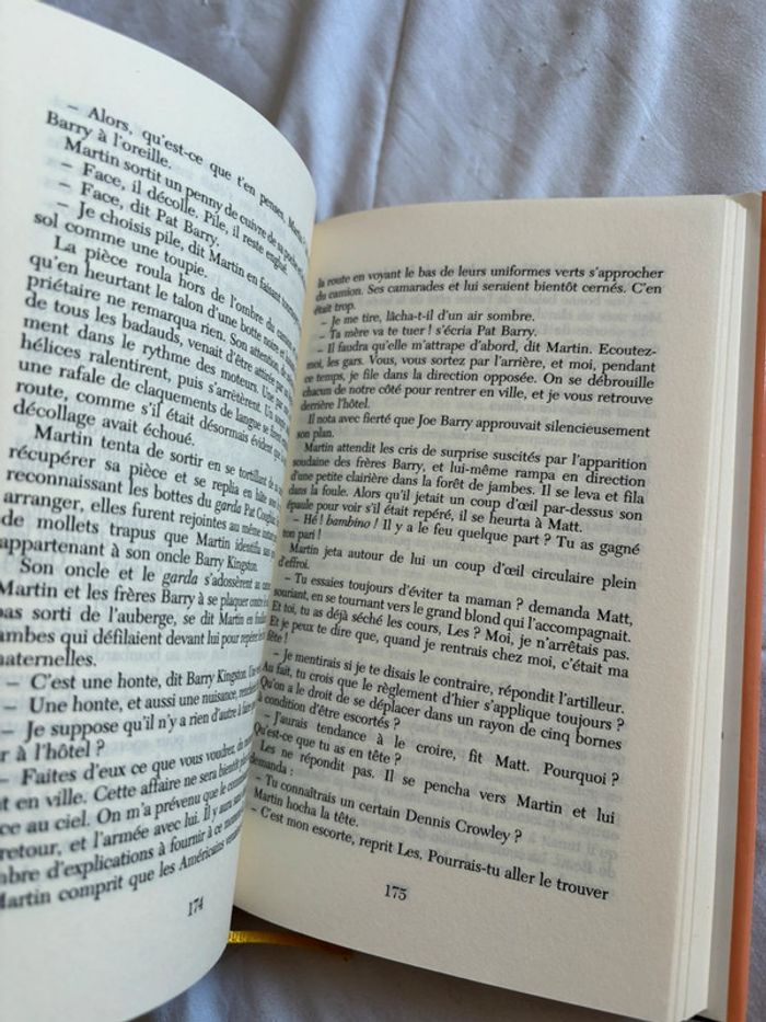 Livre La Lune de papier – Christina Pisco – Roman 1998 – Édition française 2000 - photo numéro 13