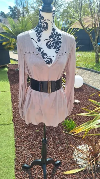 Jolie blouse beige Taille 42/44