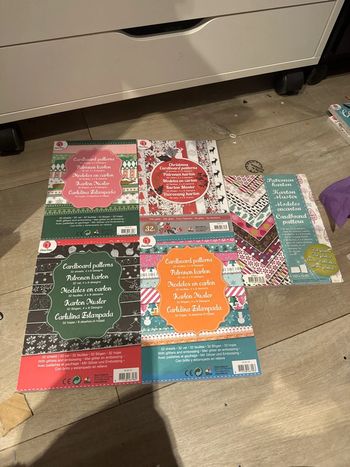 Lot de papiers scrapbooking