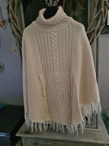 Poncho. Femme. Beige. Taille unique. Avec Poches.