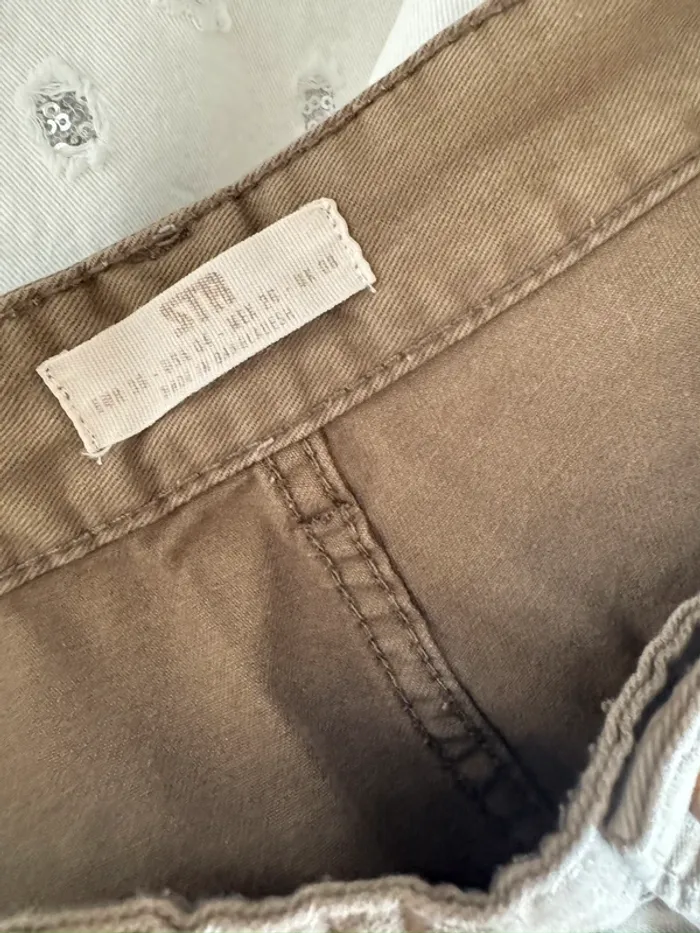 Cargo vert Stradivarius - Taille 34/36 - photo numéro 3