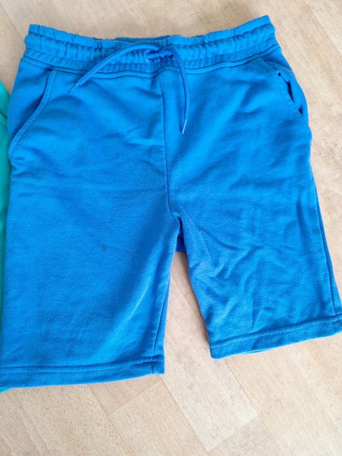 Lotcde 2 short taille 10/11 ans - photo numéro 4