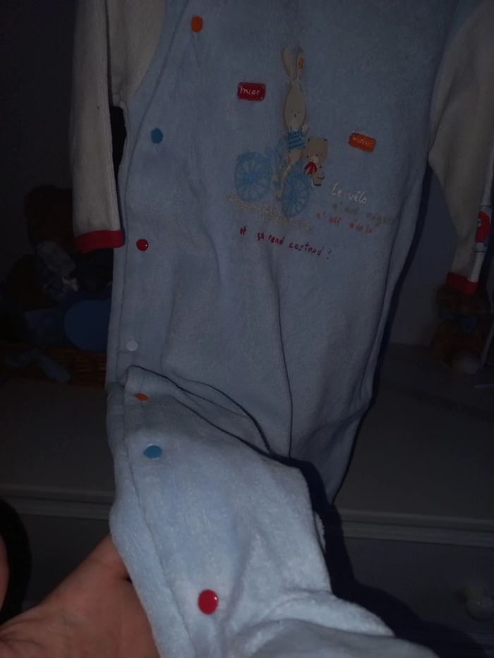 Pyjama / Dors bien/ Grenouillère état neuf garçon taille 6 mois - photo numéro 5