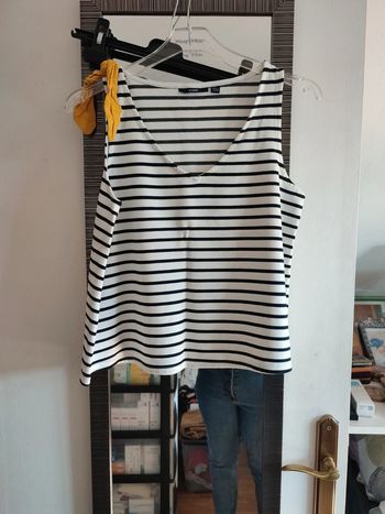 Débardeur marinière et nœud moutarde Kiabi taille S