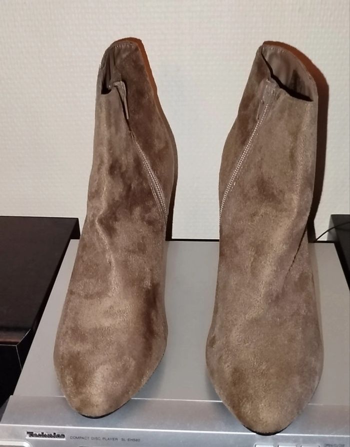 Bottines a talon neuf - photo numéro 2
