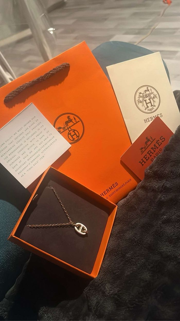 🎁 COLIS HERMÈS DISPONIBLE – BIBS 🧡