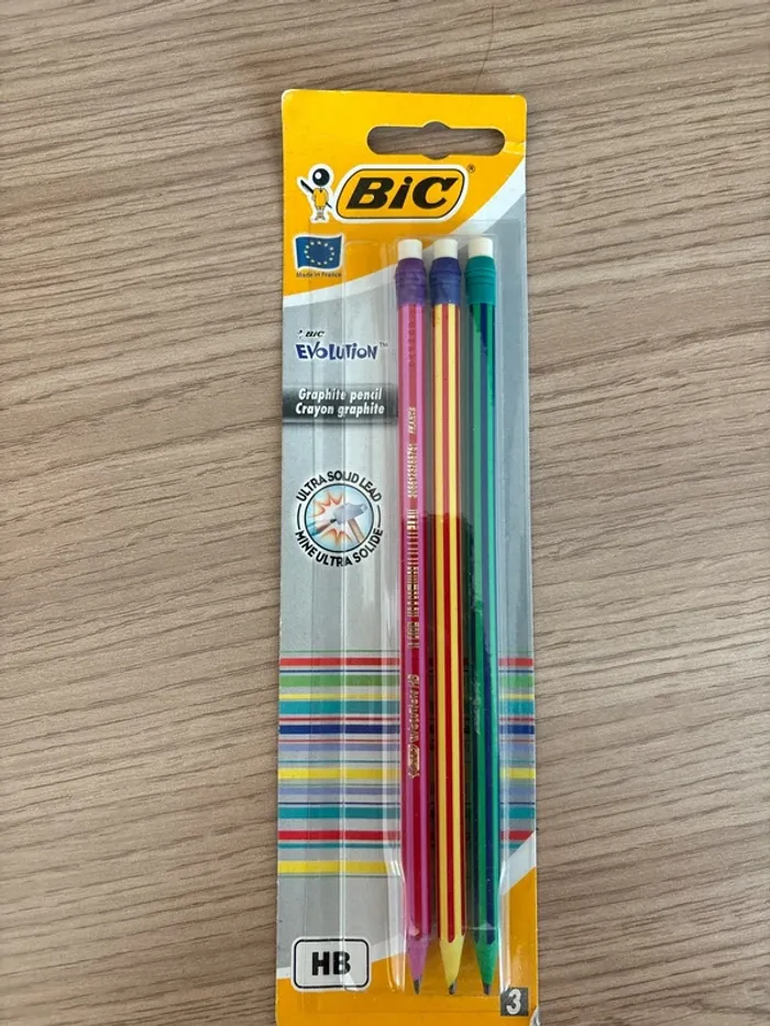 Lot 3 crayons de bois HB Bic évolution