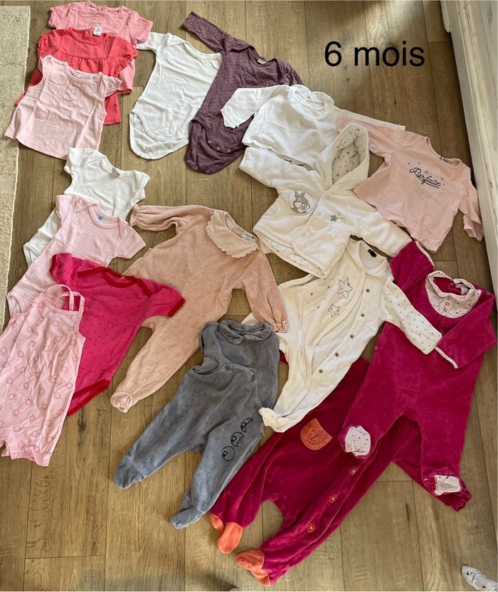 Lot de vêtement fille 6 mois - photo numéro 2