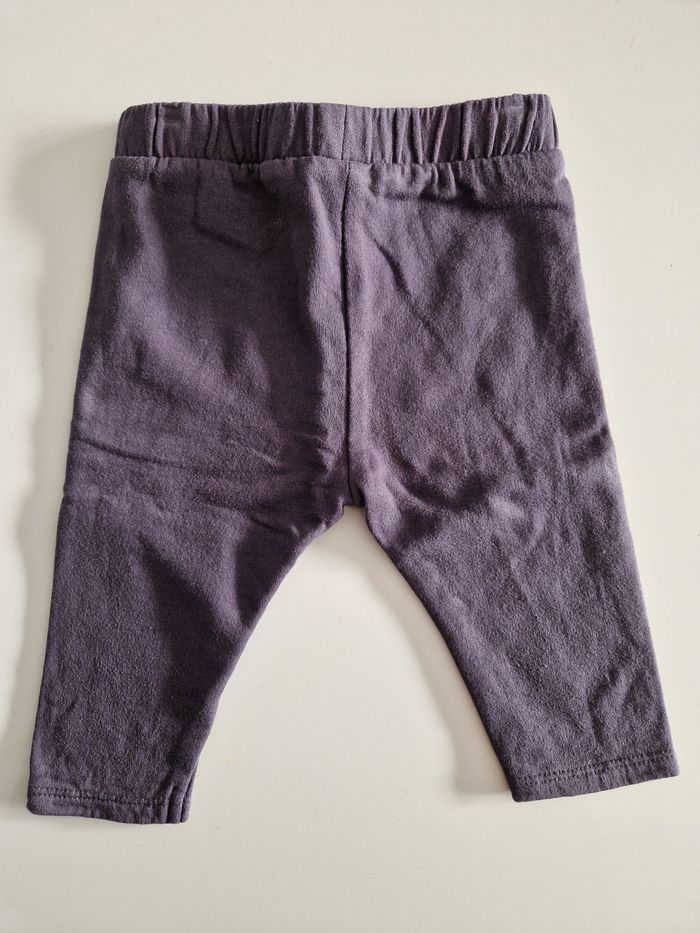 Lot 2 jogging 6 mois - photo numéro 3