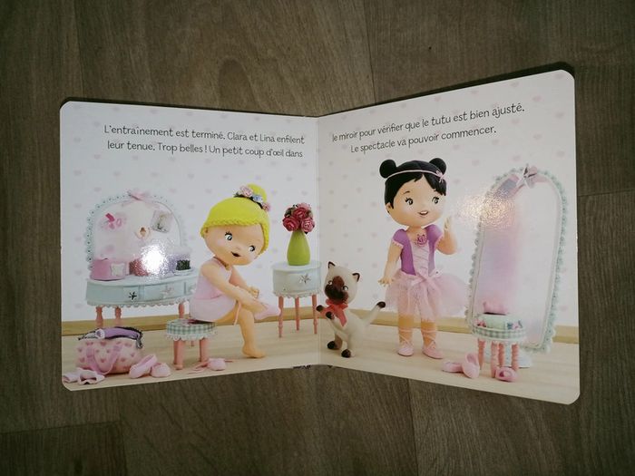 Clara joue à la danseuse - photo numéro 2