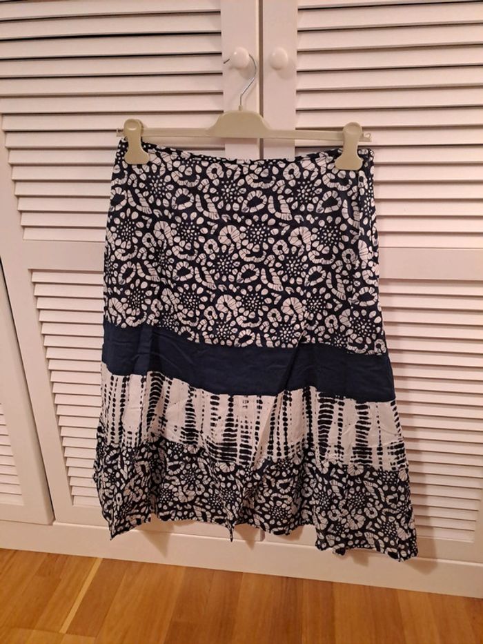 Jupe marine et blanche taille 42