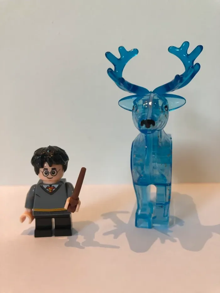 Figurine type lego Harry Potter et son patronus. Harry Potter